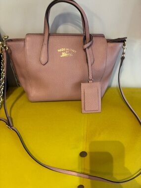 New w/o tags Authentic Gucci  Pink Pebbled Leather Satchel w/ Removable Strap